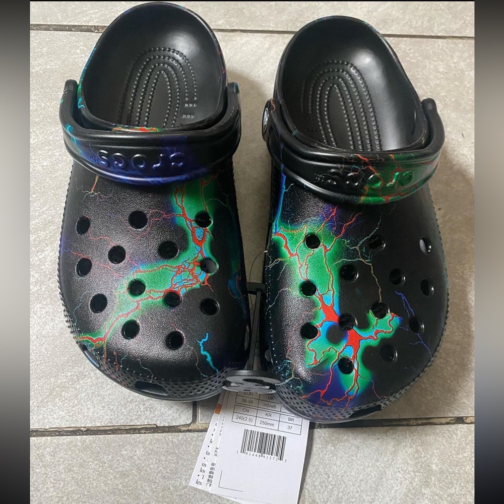 NWT crocs